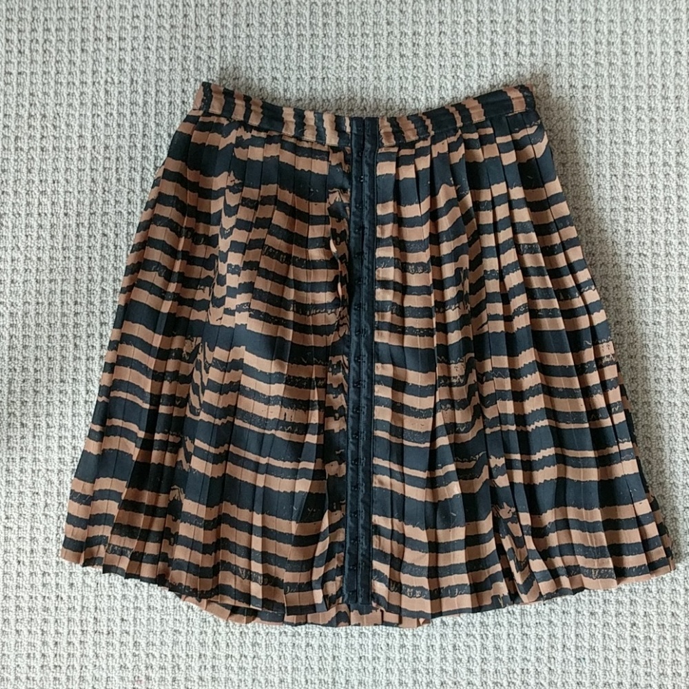 Dolce Vita Pleated Silky Skirt